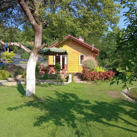 Domek W Bieszczadzkim Sadzie Bobrka Exterior photo